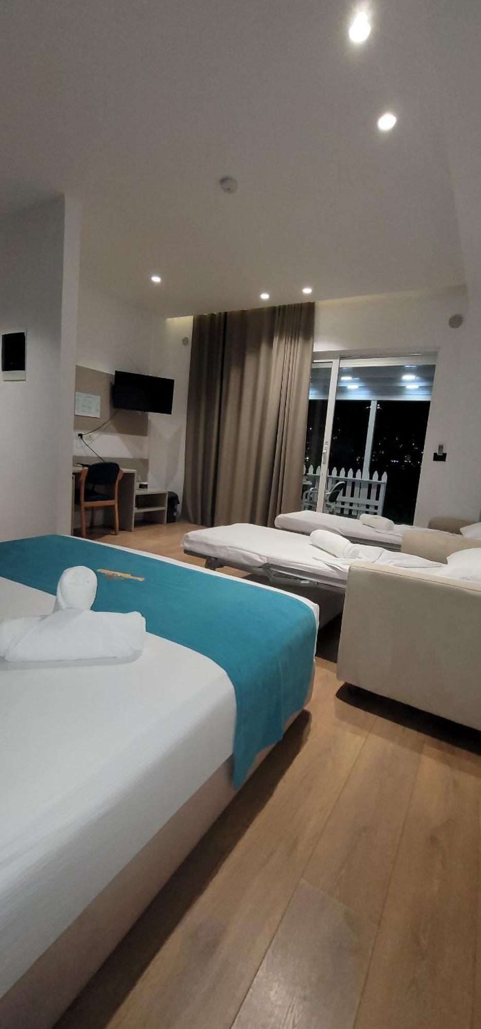 Suncoast Rooms Port Side Saranda Kültér fotó