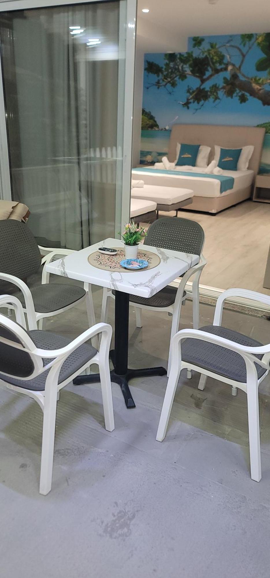 Suncoast Rooms Port Side Saranda Kültér fotó